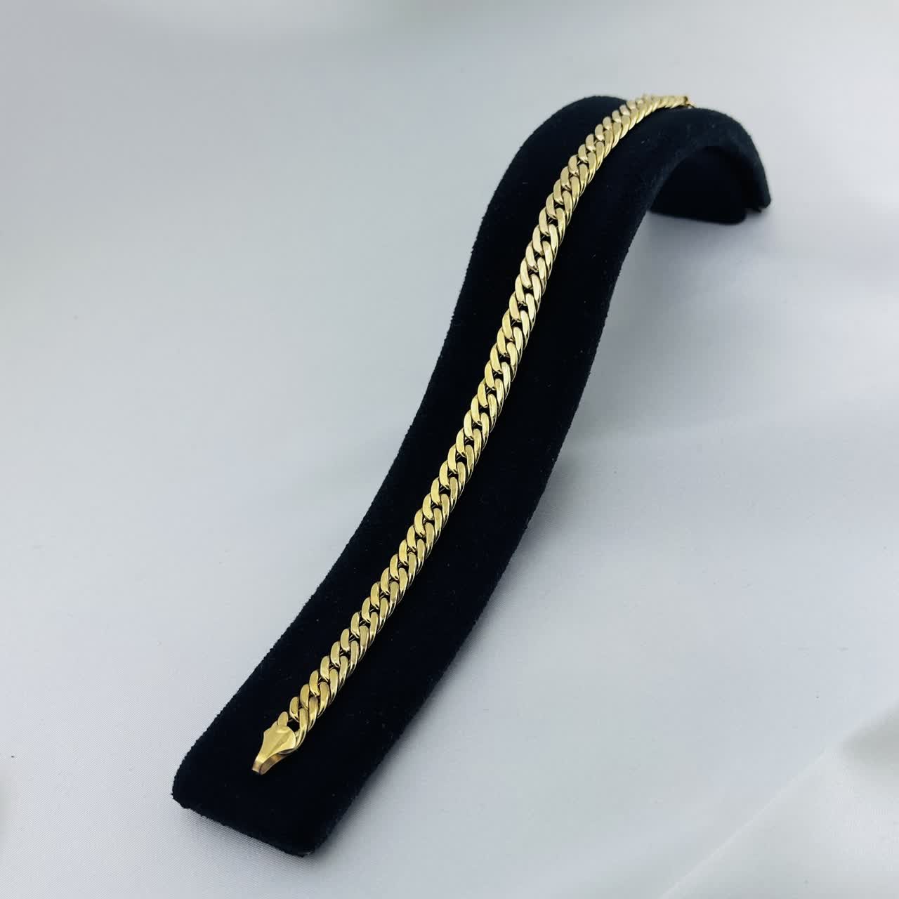 دستبند کارتیر