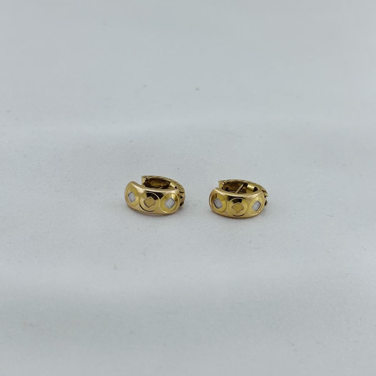 گوشواره امگا