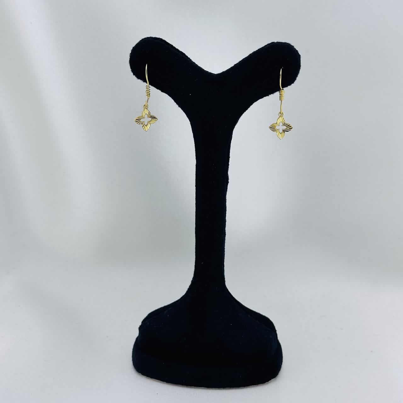 گوشواره تراش ونکلیف